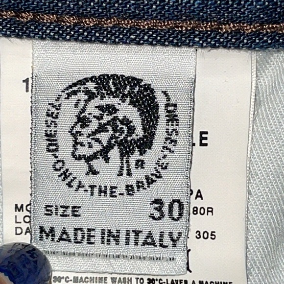 DIESEL RELAXED BOOT CUT SLIGHTLY FLARED DENIM JEANS 100% Cotton Size 30 EUC - Picture 11 of 17